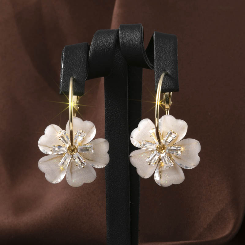 Stunning Floral Silver Earrings